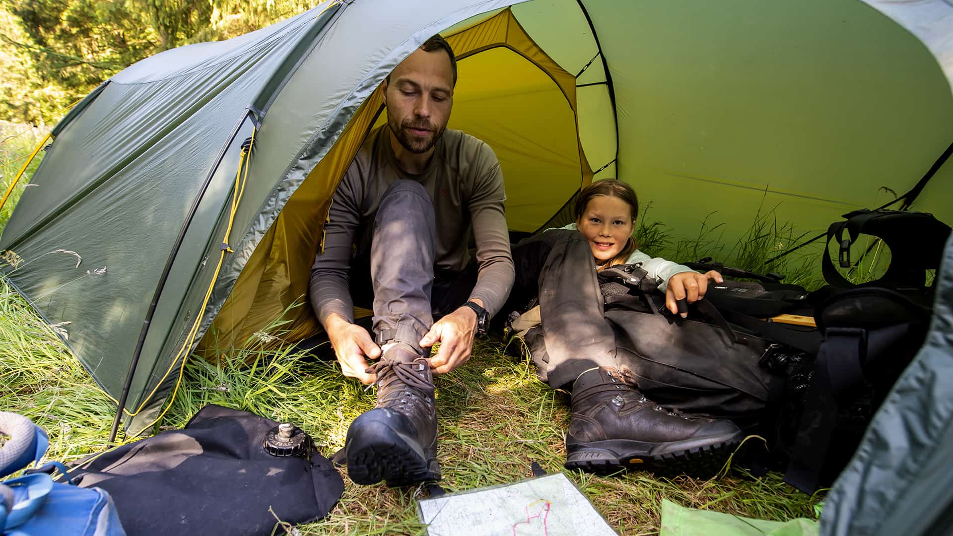 Far og datter i Vildmarken, 45 dage i Danmark, foredrag, Erik og Karen i telt, Foto Rene Schutze