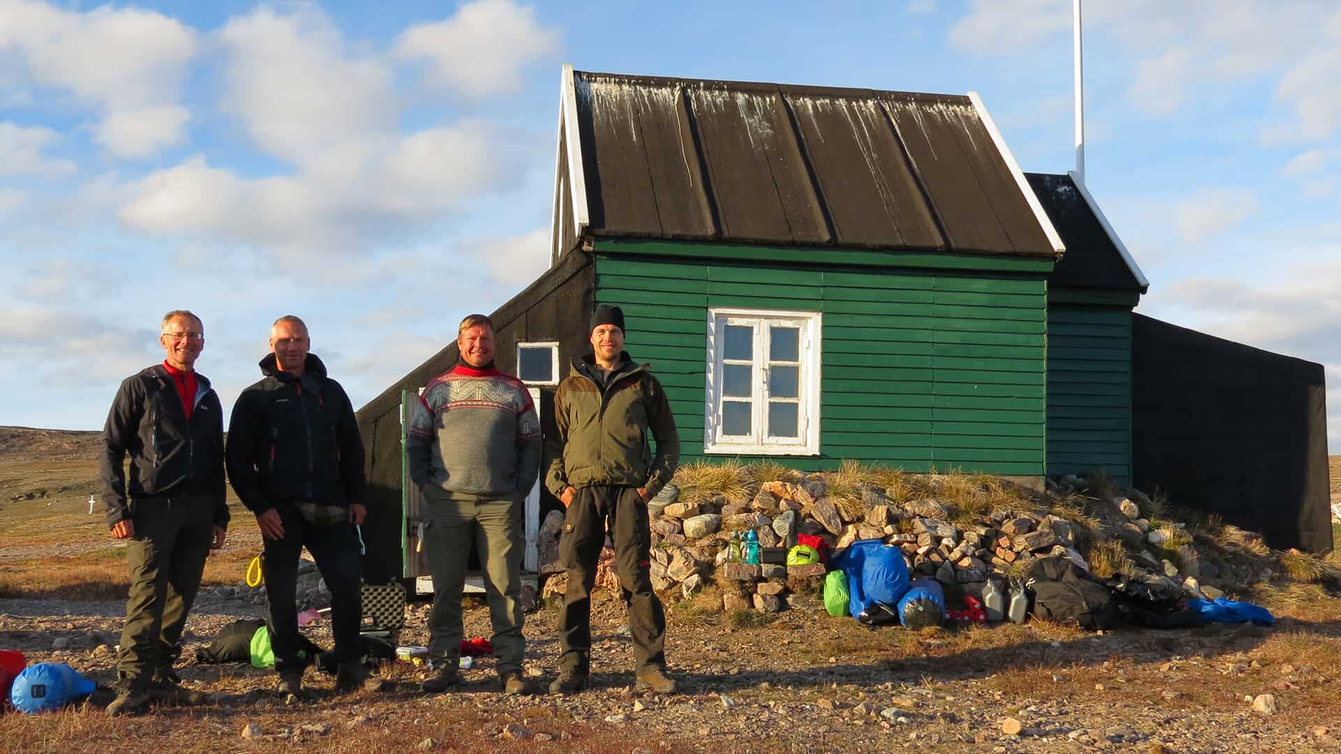 Nordøstgrønland, kajak i skrønernes land, foredrag, Erik B. Jørgensen, holdet ved Sandodden, Daneborg