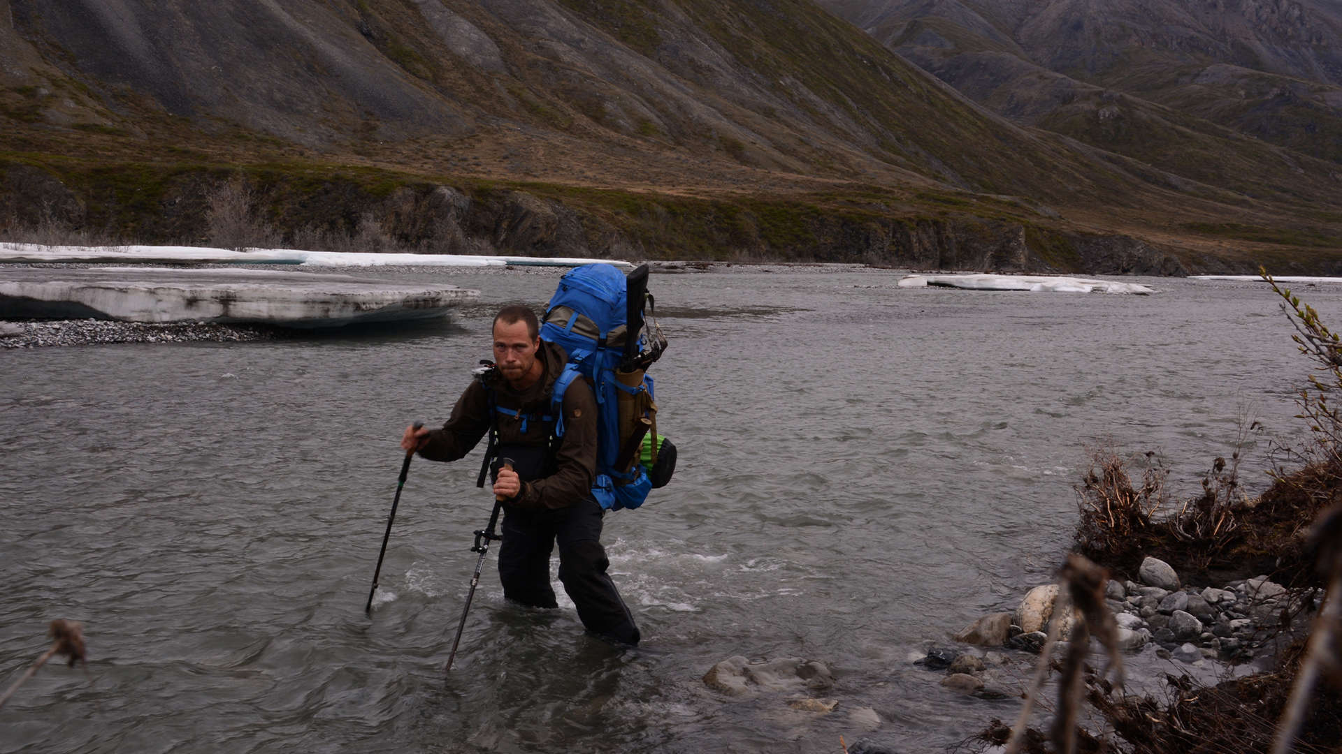 Alaska på tværs, foredrag, Erik B. Jørgensen krydser flod