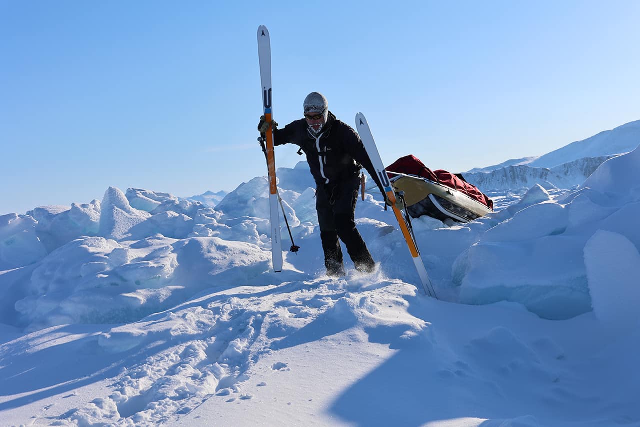 Sådan kan du holde varmen om vinteren og når det er koldt [Fif og råd] Hold varmen uden på tur med eventyrer og polarfare Erik B. Jørgensen