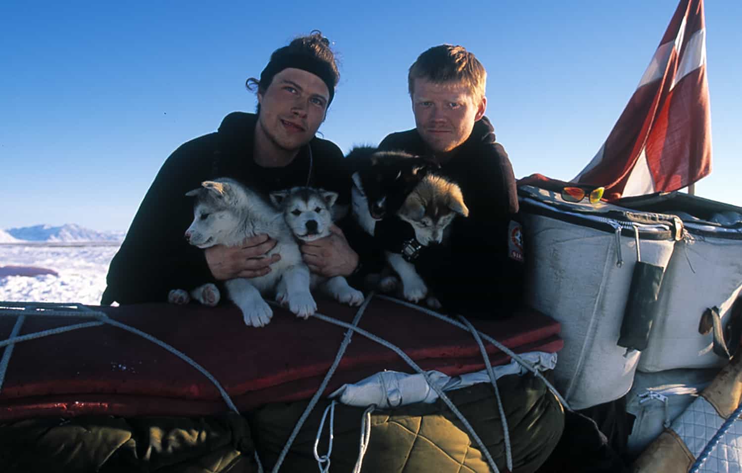 Årets gang ved Slædepatruljen Sirius - Erik B. Jørgensen - hundehvalpe ved hjemkomst med mig og Røde