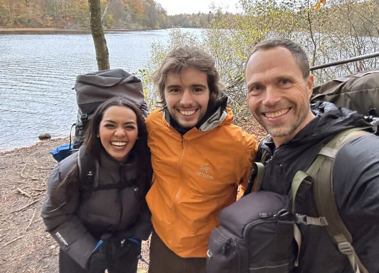 Gribskov, 24 timer i skoven med P3 Zonen [Mikroeventyr] med Laila Karim, Albert Linus Frederiksen og Erik B. Jørgensen