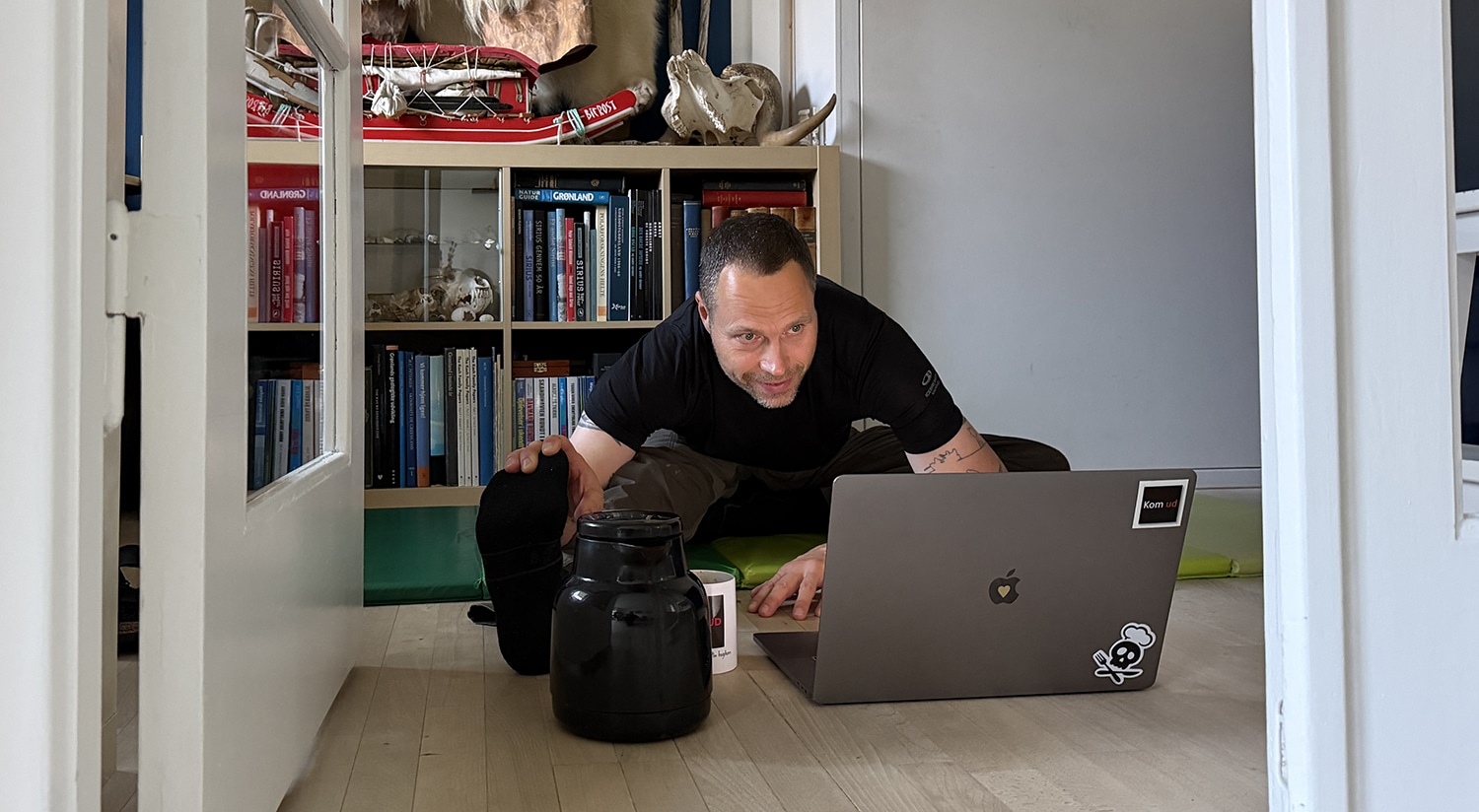 Hvordan træner jeg til mine friluftsture [Vandre-, Kano-, Kajak-, Vinterture, mv.] [Fif og råd] Udstræning mens ser TV, Erik B. Jørgensen