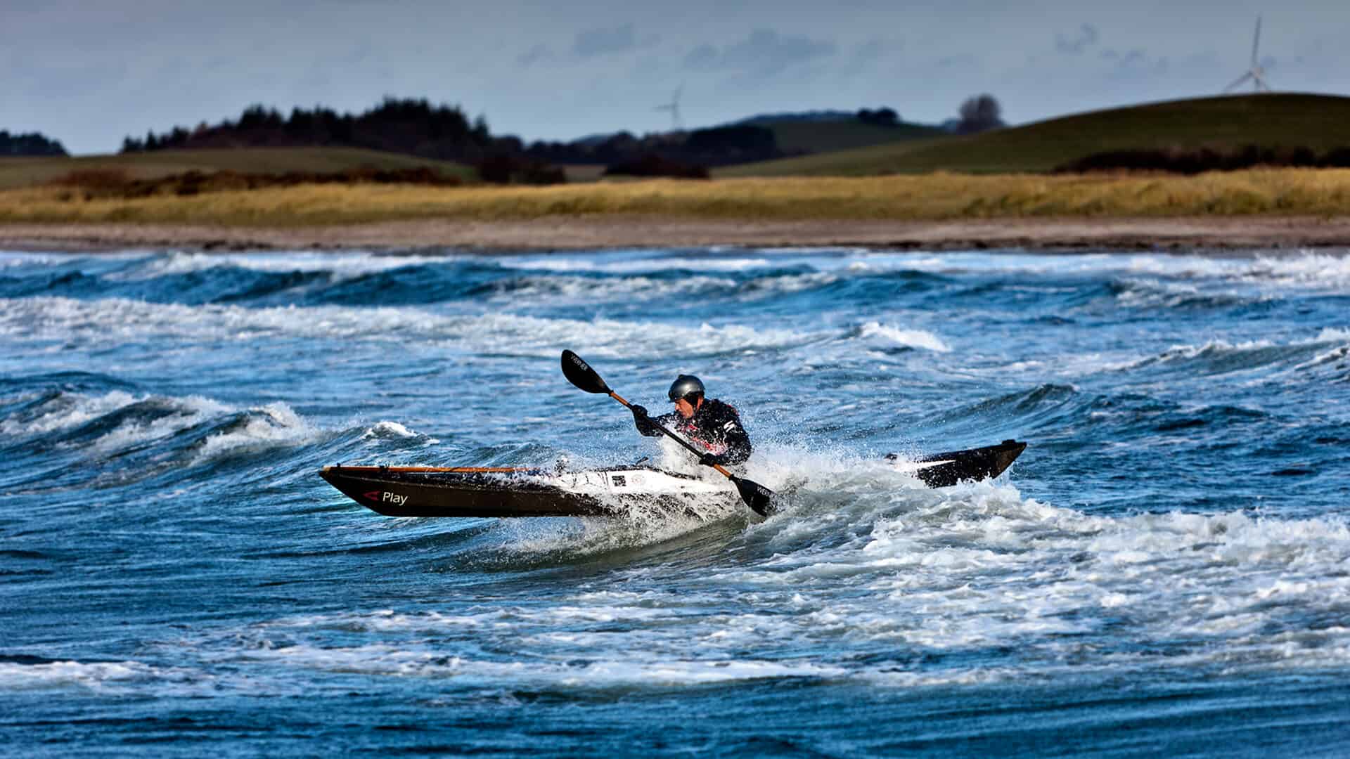 Udviklingsforedrag af Erik B. Jørgensen, kajak i bølger og storm, Foto Geir Haukursson