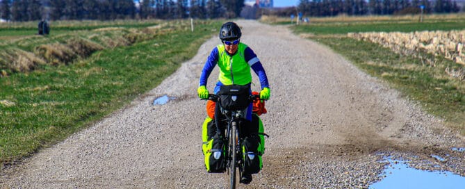 Tine Henriksen på sin cykel under: Cykeltur, Limfjorden rundt [Kærestetur]