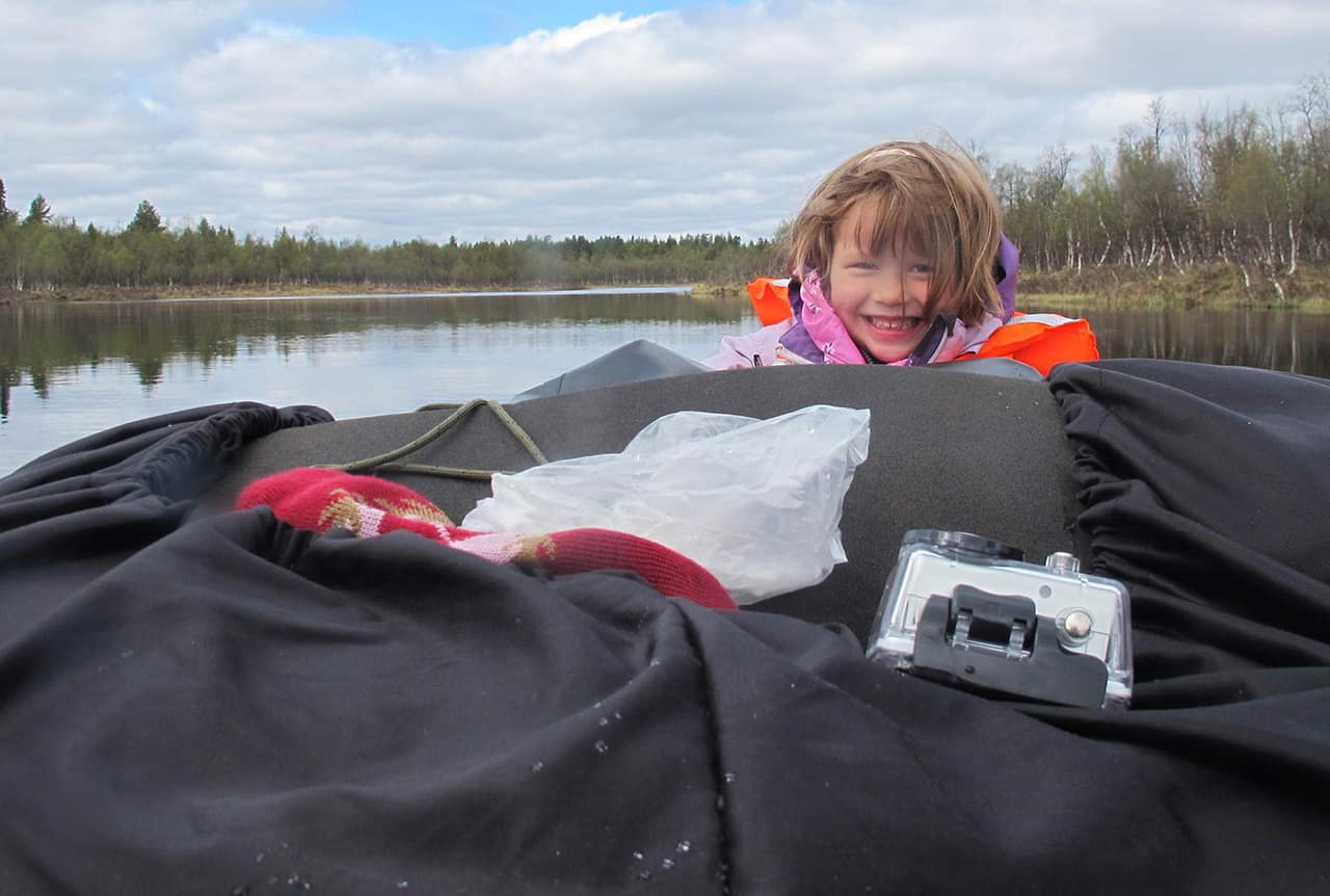 Hyggelig dag, Far og datter i Vildmarken, 45 dage i kano, Finland, Karen i kano