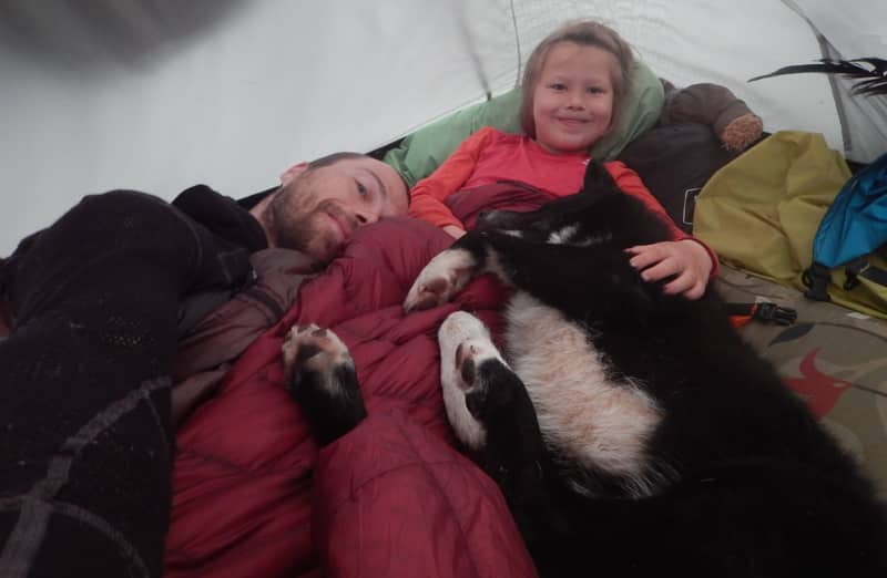 Sovepose test af Fever Zero, fra Yeti, Far og datter i Vildmarken, 45 dage i Nordsverige