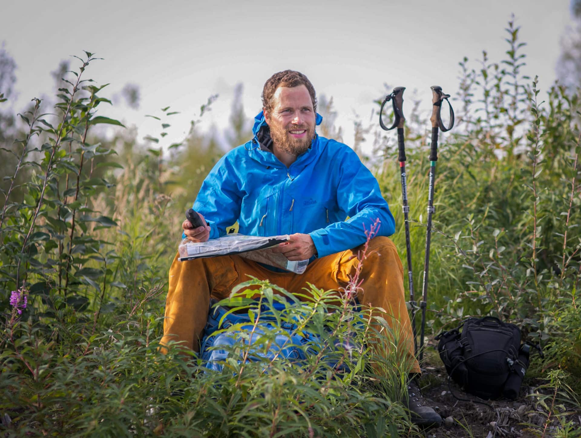 Valg af rygsæk, vandre, fjeldet eller vinter, Erik B. Jørgensen, pause tid til at se på kort og GPS, Alaska å tværs