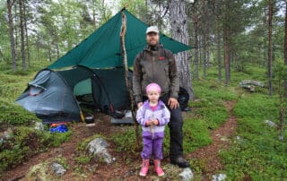 Test og anmeldelse af Eco-Trail Jacket og Eco-Trek Trousers, Rengtøj fra Fjällräven. Brugt under "Far og datter i Vildmarken - 45 dage i kano" af Erik B. Jørgensen