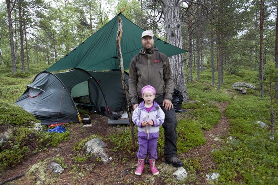 Telt anmeldelse, Fjällräven Akka Endurance 3. Brugt under "Far og datter i Vildmarken - 45 dage i kano" af Erik B. Jørgensen. 62 dage i træk.